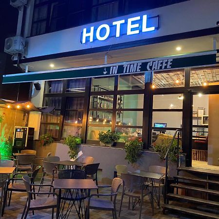 Hotel In Time Prizren Bagian luar foto