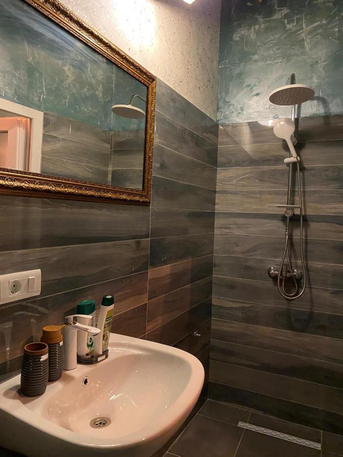 Hotel In Time Prizren Bagian luar foto