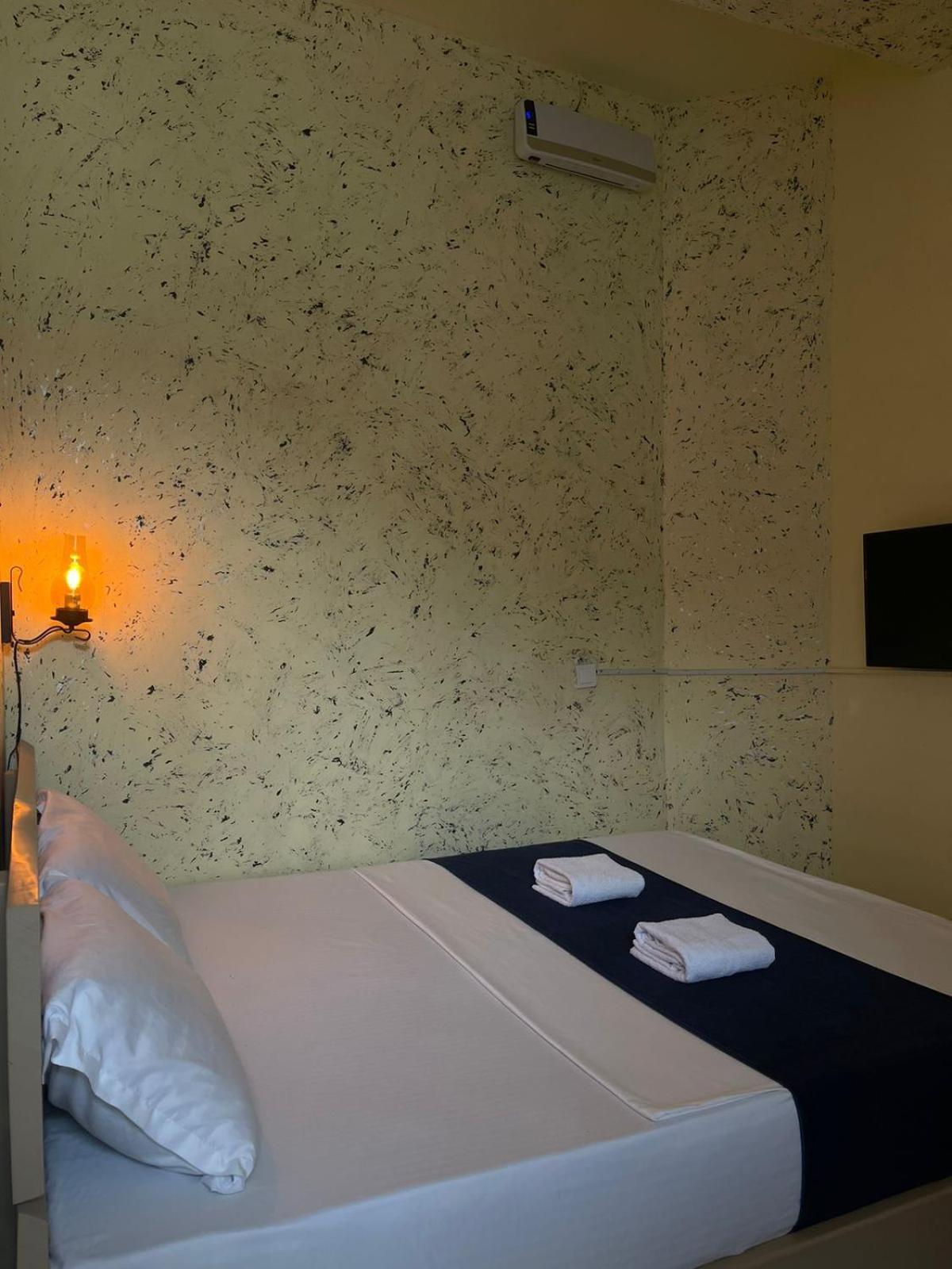 Hotel In Time Prizren Bagian luar foto