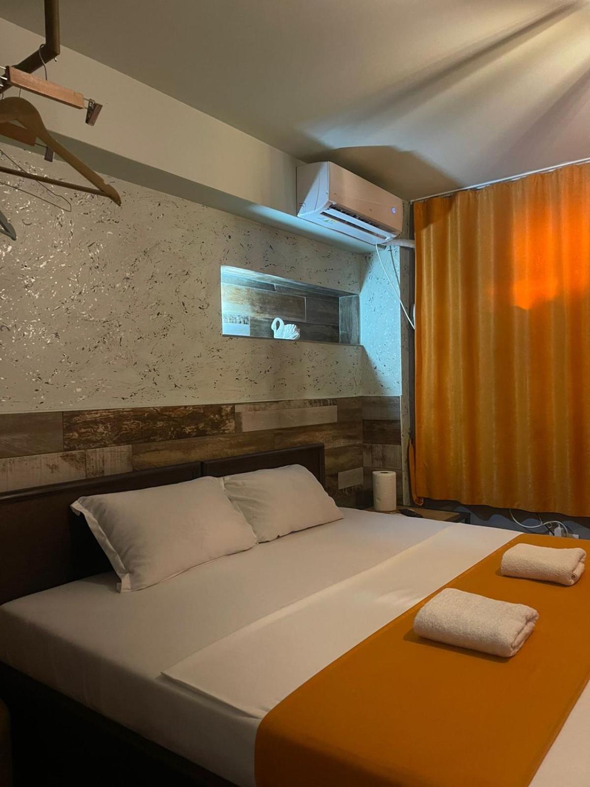 Hotel In Time Prizren Bagian luar foto
