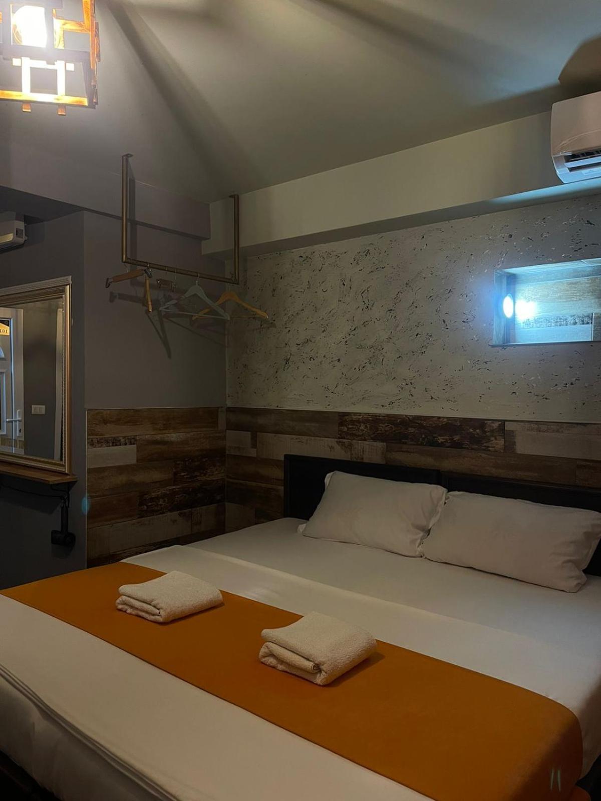 Hotel In Time Prizren Bagian luar foto