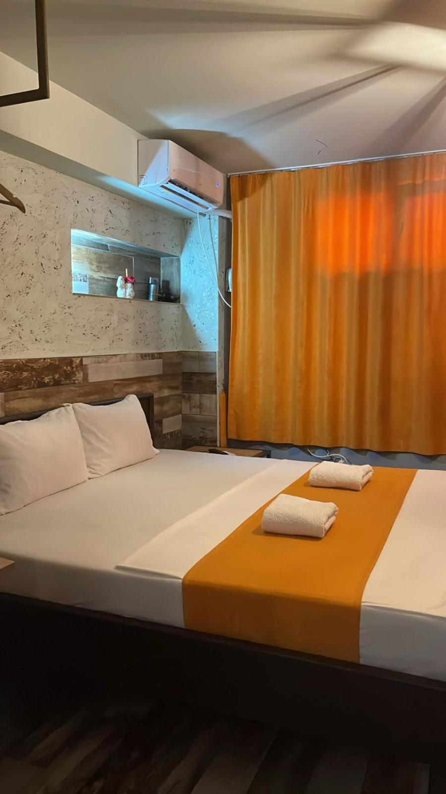 Hotel In Time Prizren Bagian luar foto